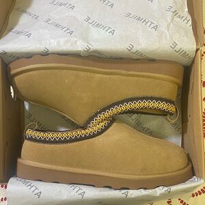 Athmile Brown Slip-On Shoes with Patterned Trim